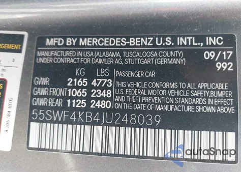 2018 Mercedes-Benz C 300 4Matic z USA, uszkodzony, nr VIN 55SWF4KB4JU248039